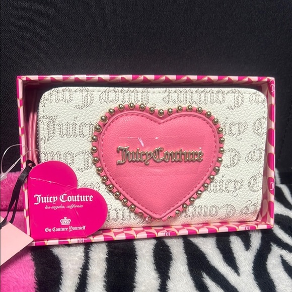 Juicy Couture Handbags - Juicy Couture Pink Heart Wallet